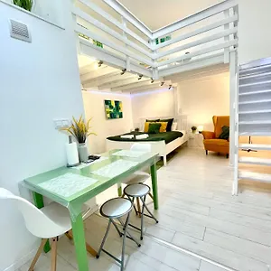 Teresian Near The Andrassy Street Free Air Conditioner Free Coffee Apartamento