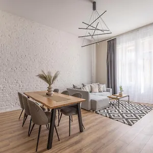 Exclusive Stylish By Prestige Homes Next To The Oktogon Apartamento